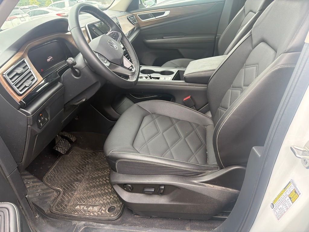 2024 Volkswagen Atlas 2.0T SE