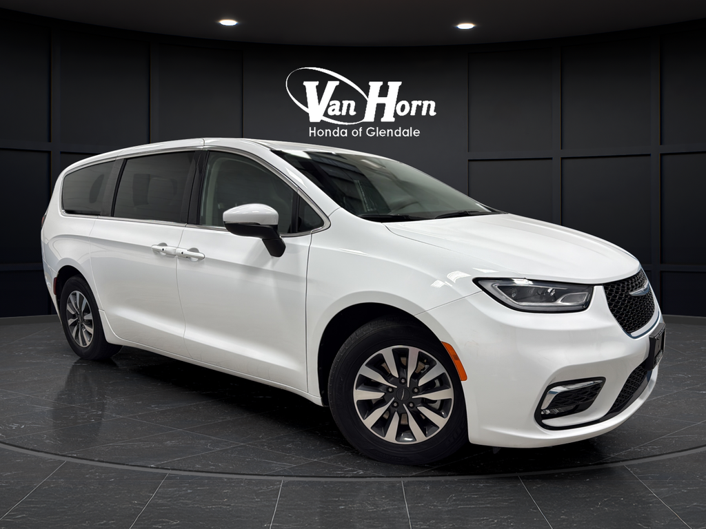 2023 Chrysler Pacifica Hybrid Touring L