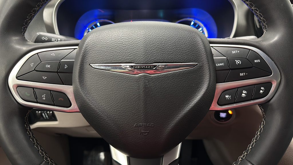 2023 Chrysler Pacifica Hybrid Touring L