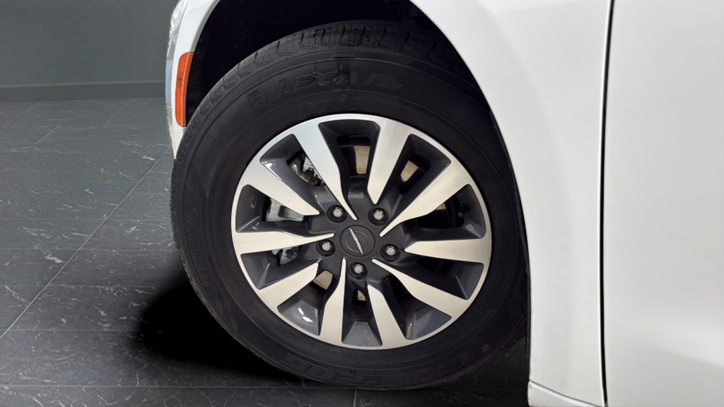 2023 Chrysler Pacifica Hybrid Touring L