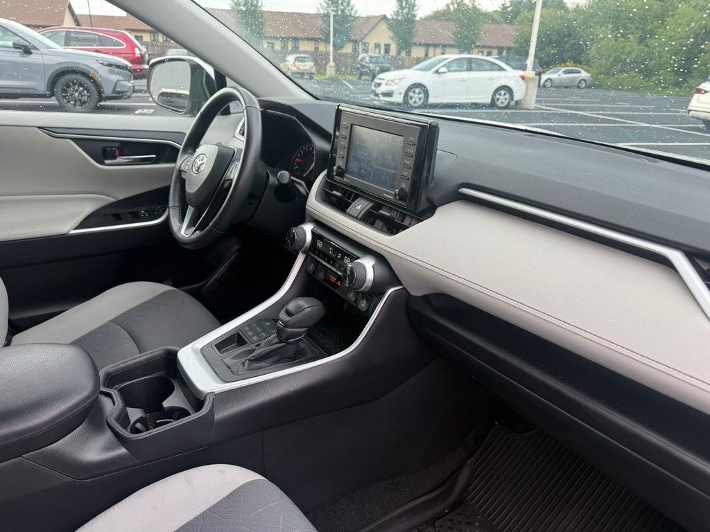 2020 Toyota RAV4 XLE