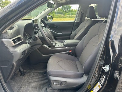 2024 Toyota Highlander LE