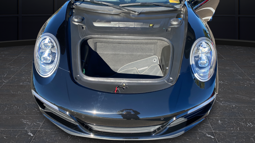 2018 Porsche 911 Carrera